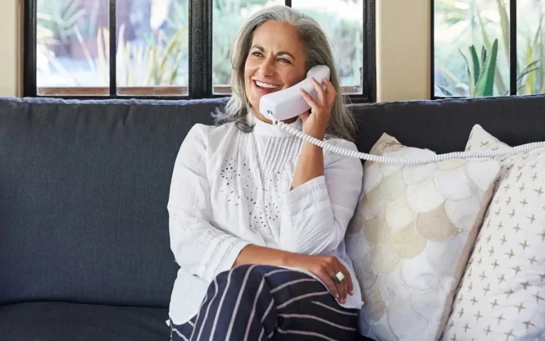 How to Get Free Landline Phone Service For Seniors?
